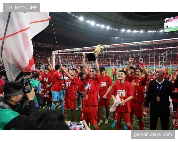 中超年度赛季总结:球队表现精彩激烈,争冠之路走势清晰 中超年度赛季总结:球队表现精彩激烈,争冠之路走势清晰