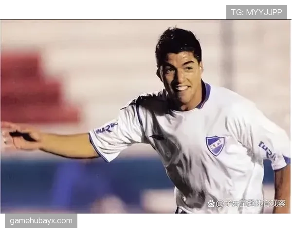 从荷甲天才到欧洲顶级杀手:苏亚雷斯职业生涯全景复盘