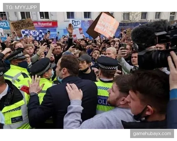 切尔西中场人多却难控场，问题出在组织衔接与节奏掌控上