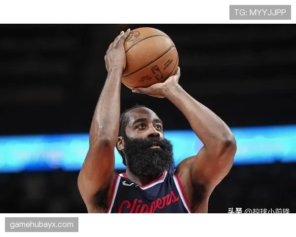 哈登这日常跟赛场差太多了，居然还亲手做饭？真是我见过最接地气的顶级球星