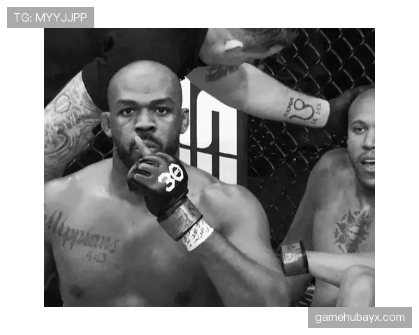 乔恩·琼斯训练完直接去提了辆限量超跑，油钱比我房租还贵